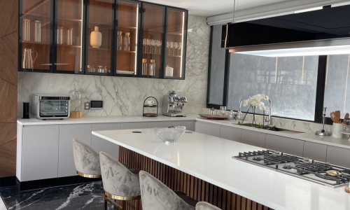 7 Sai Lầm Thường Gặp Khi Thiết Kế Tủ Bếp Inox Cánh Kính