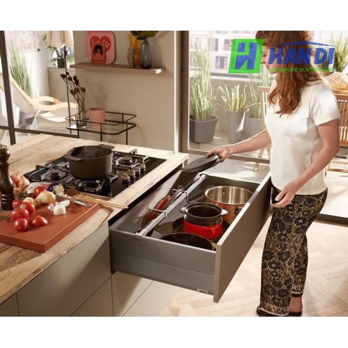 Khay chia giá xoong nồi Blum MERIVOBOX